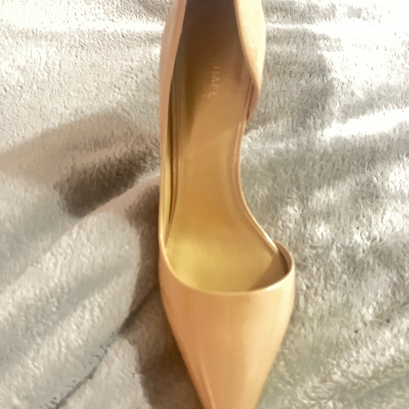 MICHEAL KORS 'KEKE’ STILETTO PUMPS - Picture 5 of 8
